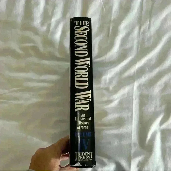 The Second World War: Sands of Blood: Volume IV: 1/1941 - 8/1941 Hardcover - Picture 7 of 8